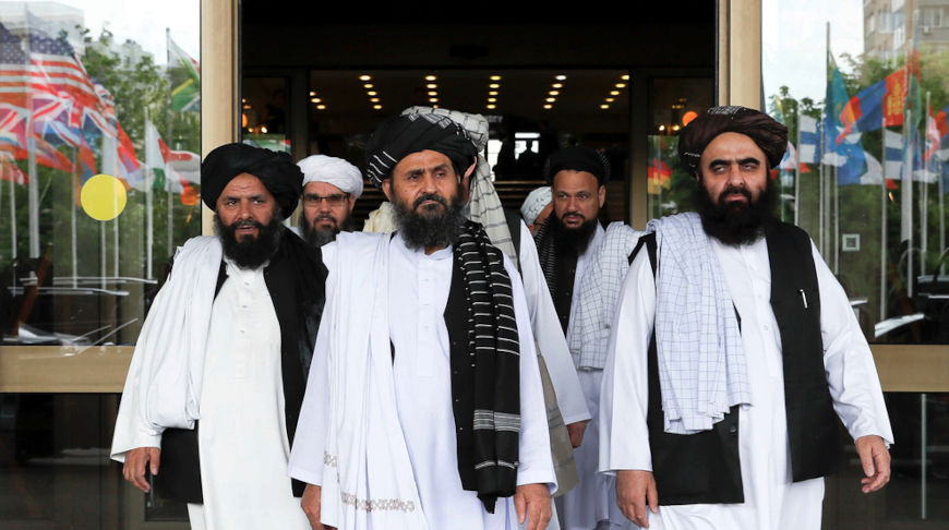 LideranÃ§as do TalibÃ£ reunidas para pronunciamento.