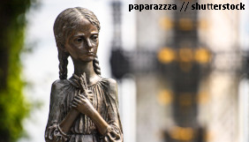 estátua de criança Holodomor