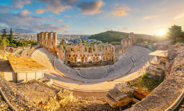 Odeão de Herodes Ático, na Grécia, teatro antigo construído no Período Clássico.