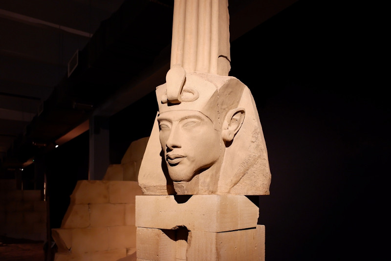 Busto do faraÃ³ Akhenaton, o pai de TutancÃ¢mon. [2]
