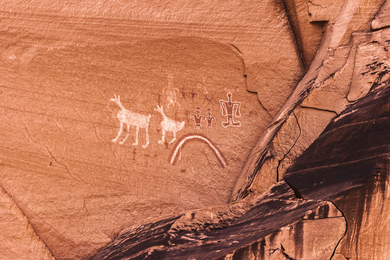 Exemplo de pintura, um tipo de arte rupestre, no Monumento Nacional CÃ¢nion de Chelly, no Arizona.