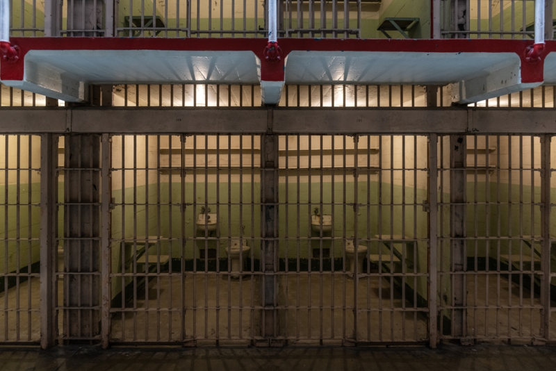 Celas da PrisÃ£o de Alcatraz. Poucos presos tentavam escapar devido Ã  forte fiscalizaÃ§Ã£o.