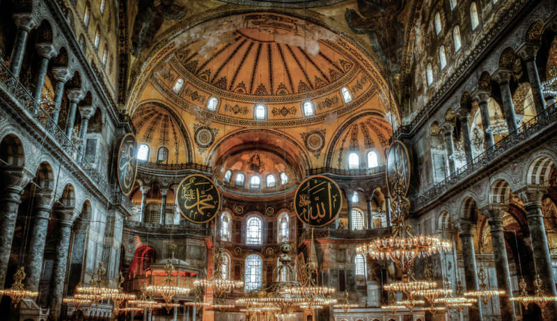 Interior da Igreja de Santa Sofia, em Istambul, construÃ­da pelo ImpÃ©rio Bizantino.