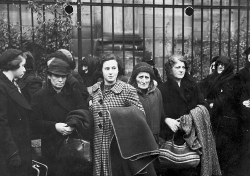 Judeus expulsos da Alemanha em 1938.[1]