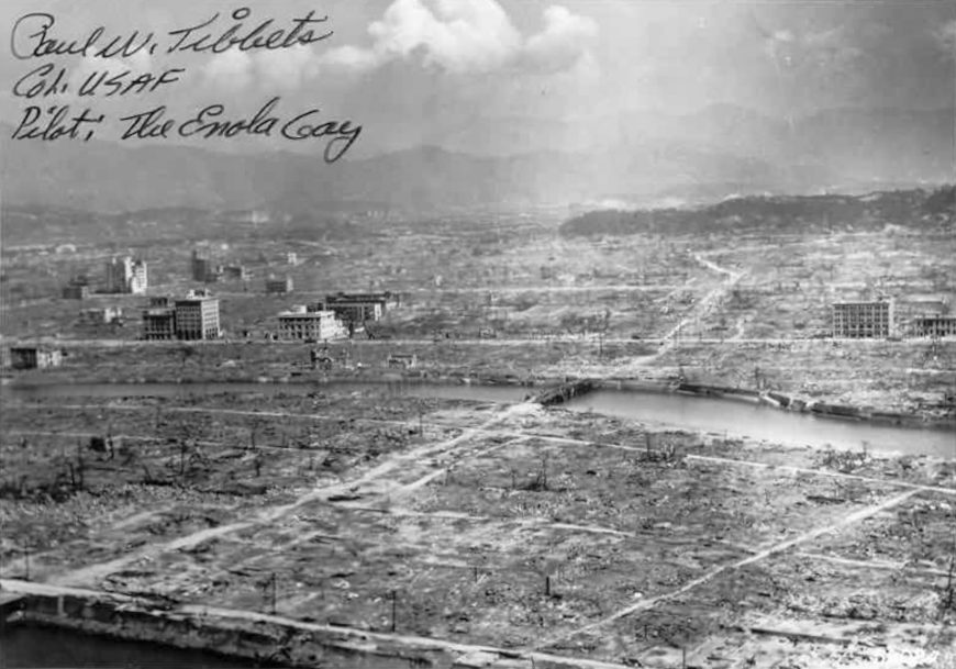 Maquete da Little Boy, bomba atÃ´mica de urÃ¢nio lanÃ§ada sobre Hiroshima.