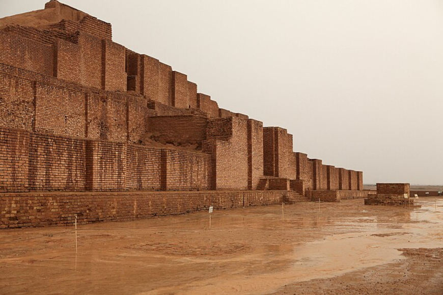 Ziggurat de Chogha Zanbil.