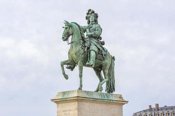 Estátua de Luís XIV, um modelo de governante do Estado moderno na fase absolutista.