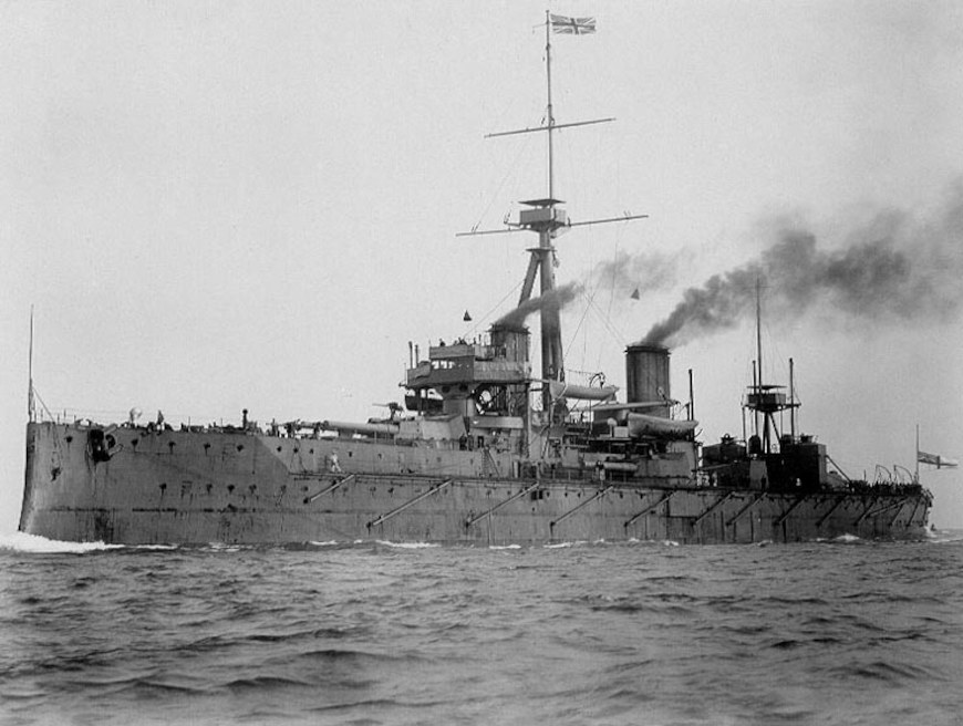 O navio britÃ¢nico HMS Dreadnought Ã© um sÃ­mbolo da evoluÃ§Ã£o das tecnologias navais e militares durante a Paz Armada.