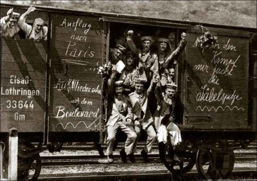 Soldados alemÃ£es aglomerados em vagÃ£o de trem na Primeira Guerra Mundial, precedida pela Paz Armada.