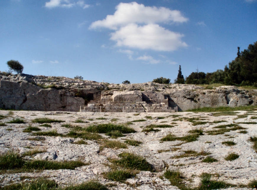 Monte Pnyx, local onde as assembleias de Atenas eram realizadas e parte importante da histÃ³ria das eleiÃ§Ãµes no mundo.