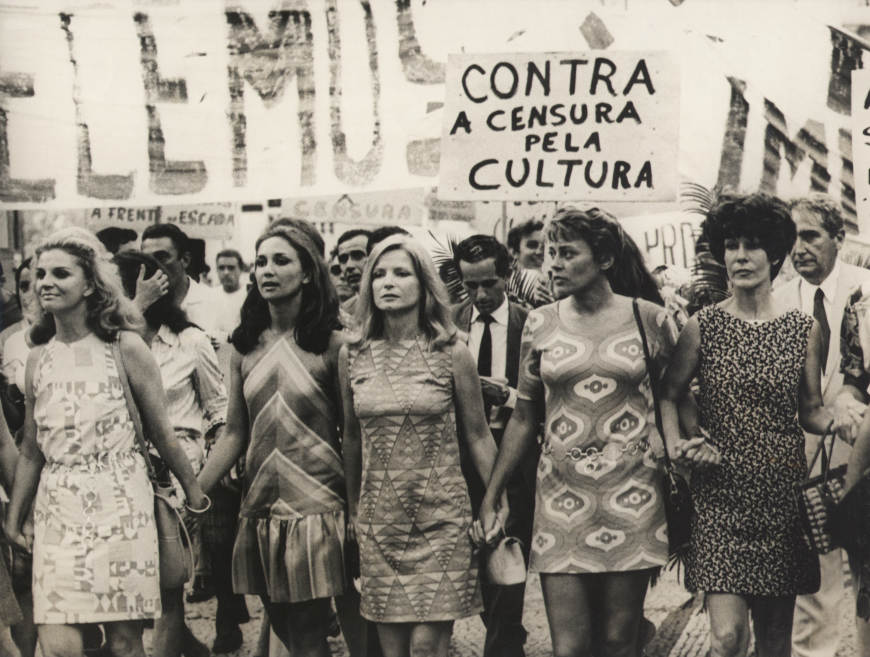 Mulheres em manifestaÃ§Ã£o contra a Ditadura Militar, parte da histÃ³ria do Brasil