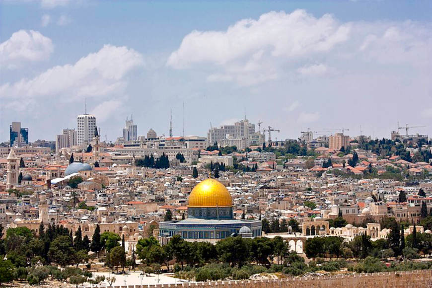 Cidade de JerusalÃ©m, capital do Estado de Israel, cuja criaÃ§Ã£o se deu em 1948.