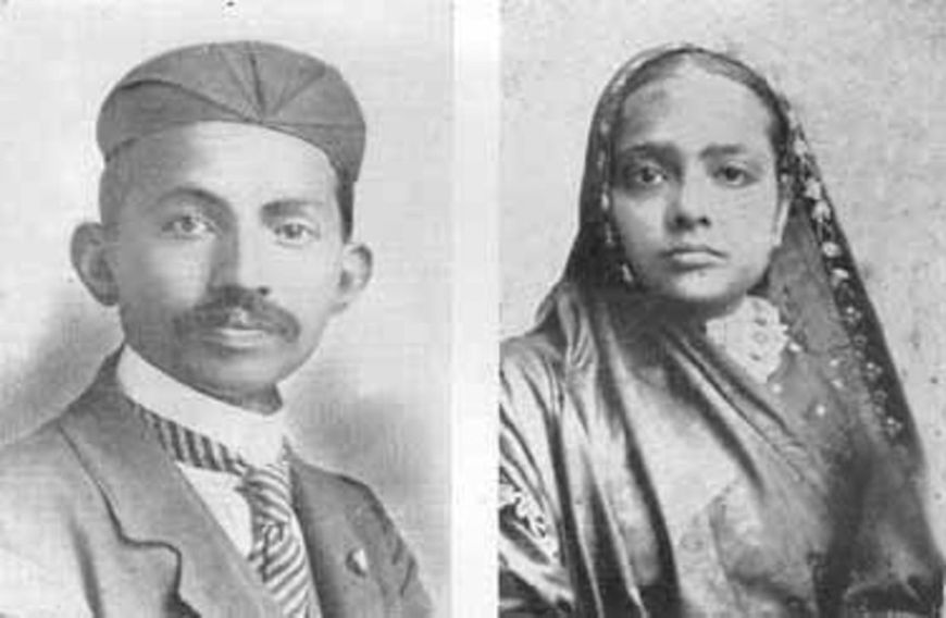 Ghandi e sua esposa Kasturba.