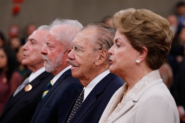 Perfis de Dilma Rousseff, José Sarney, Lula e Michel Temer, que foram presidentes do Brasil.