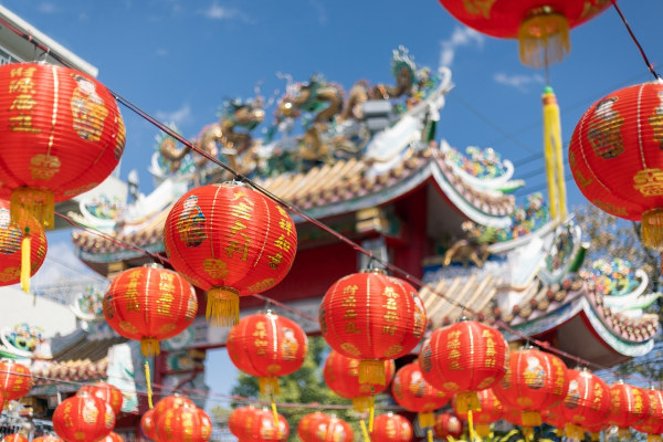 Balões que celebram o Ano-Novo Chinês, parte importante da cultura chinesa. arquitetura-chinesa bian-lian-arte-cultura-chinesa