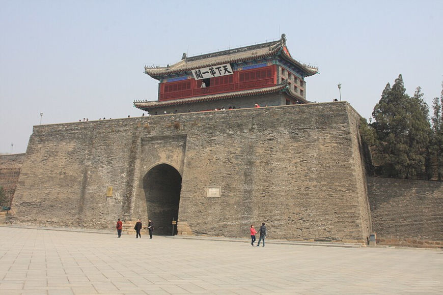 Passagem de Shanhai, um dos principais portões da Muralha da China.[1]