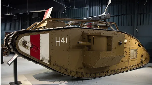 Tanque inglês da Primeira Guerra em exposição