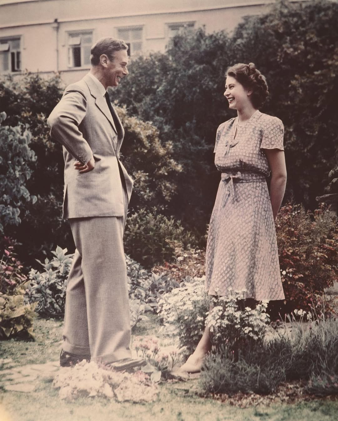 Elizabeth e seu pai, Rei George VI.