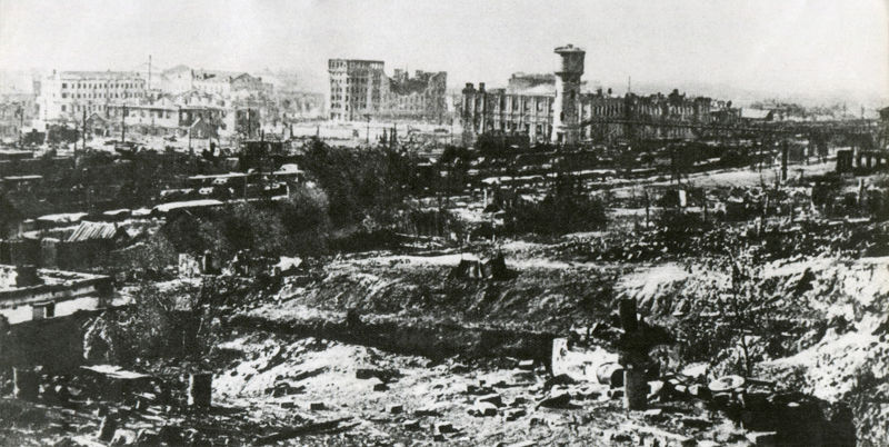 Panorama da cidade de Stalingrado em ruÃ­nas durante a batalha travada lÃ¡ entre 1942 e 1943