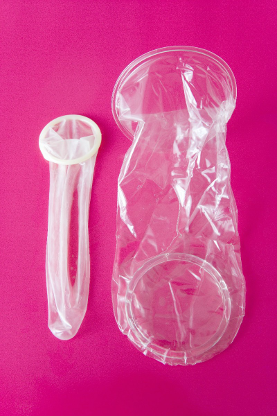 Preservativos masculino e feminino