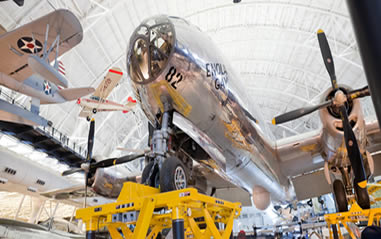 Bombardeiro B-29, o Enola Gay, que lan&Atilde;&sect;ou a bomba de ur&Atilde;&cent;nio sobre Hiroshima.*